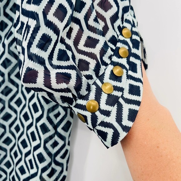 41 Hawthorn tunic button stud v-neck blouse - Picture 8 of 9